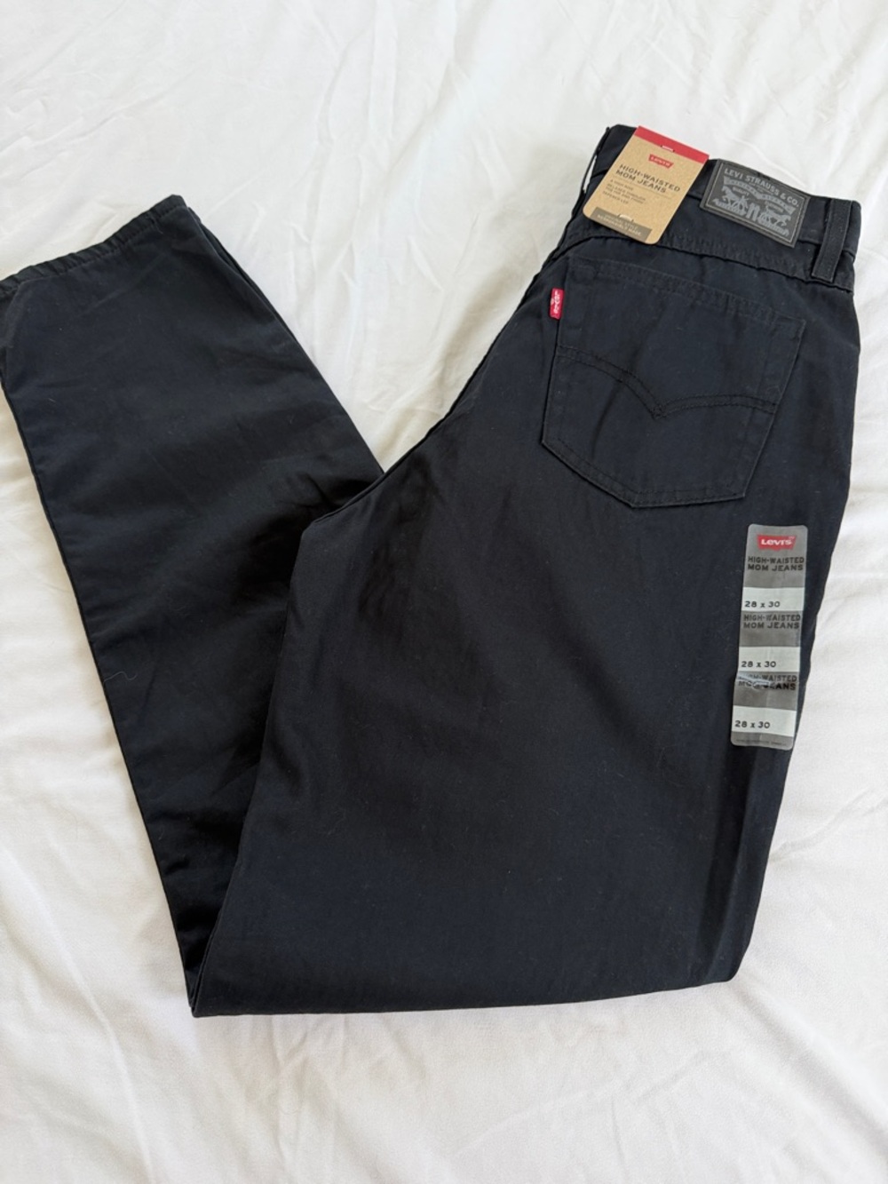 NWT! 28 x 30 LEVI's Waisted Mom Jeans